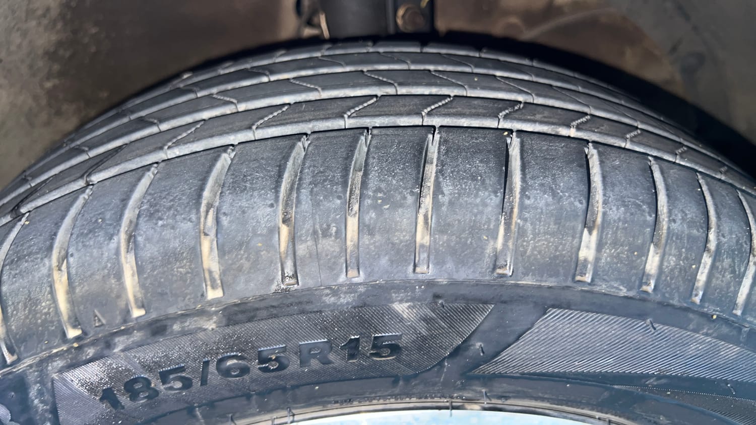Used 2024 Maruti Suzuki Ertiga ZXi Plus AT Petrol Automatic tyres RIGHT FRONT TYRE TREAD VIEW