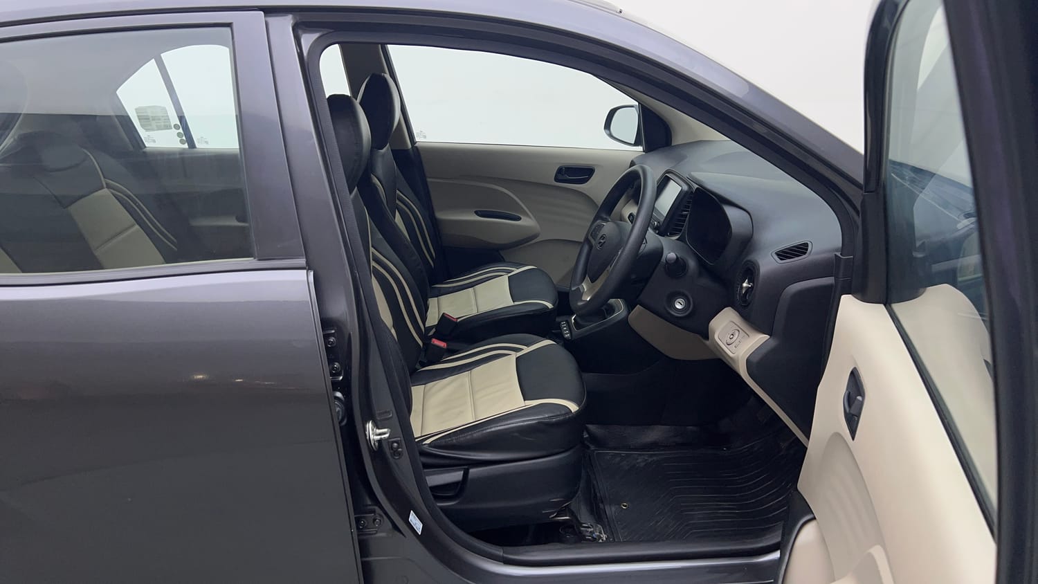 Used 2022 Hyundai Santro Sportz Petrol Manual interior RIGHT SIDE FRONT DOOR CABIN VIEW