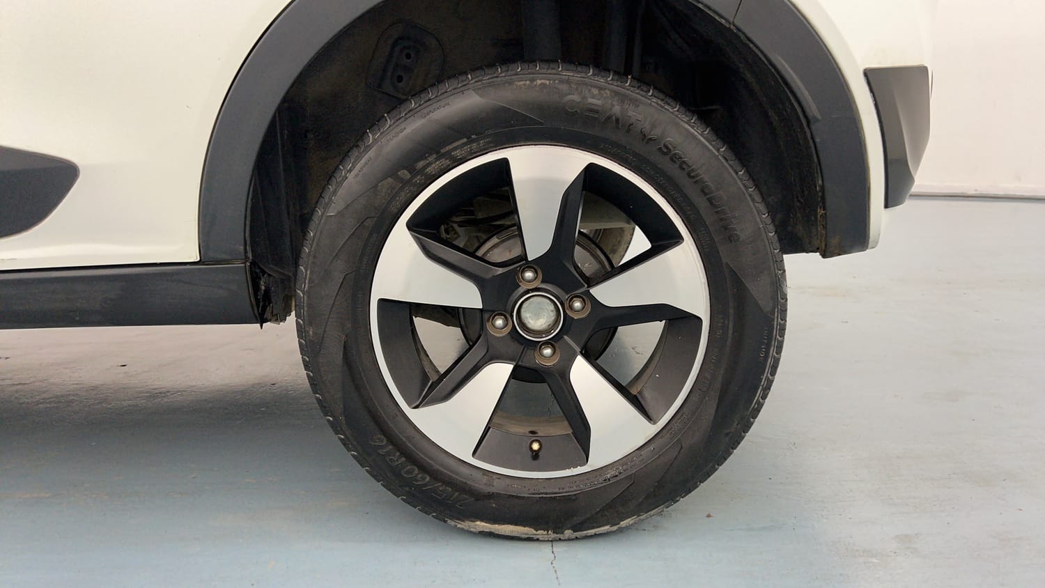 Used 2019 Tata Nexon XZA Plus Diesel Diesel Automatic tyres LEFT REAR TYRE RIM VIEW