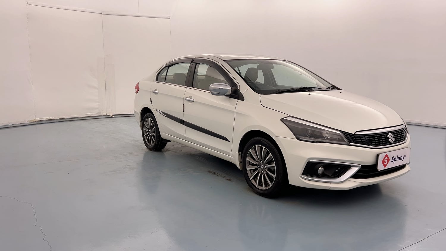 Used 2023 Maruti Suzuki Ciaz Alpha 1.5 Petrol Manual exterior RIGHT FRONT CORNER VIEW