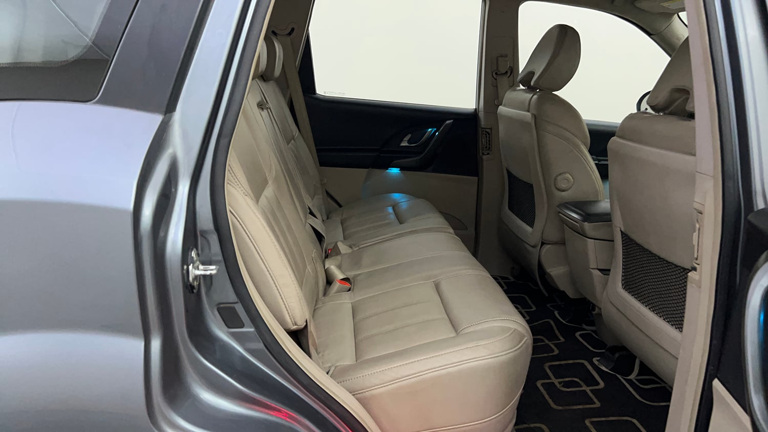 Used 2016 Mahindra XUV500 W10 AT Diesel Automatic interior RIGHT SIDE REAR DOOR CABIN VIEW