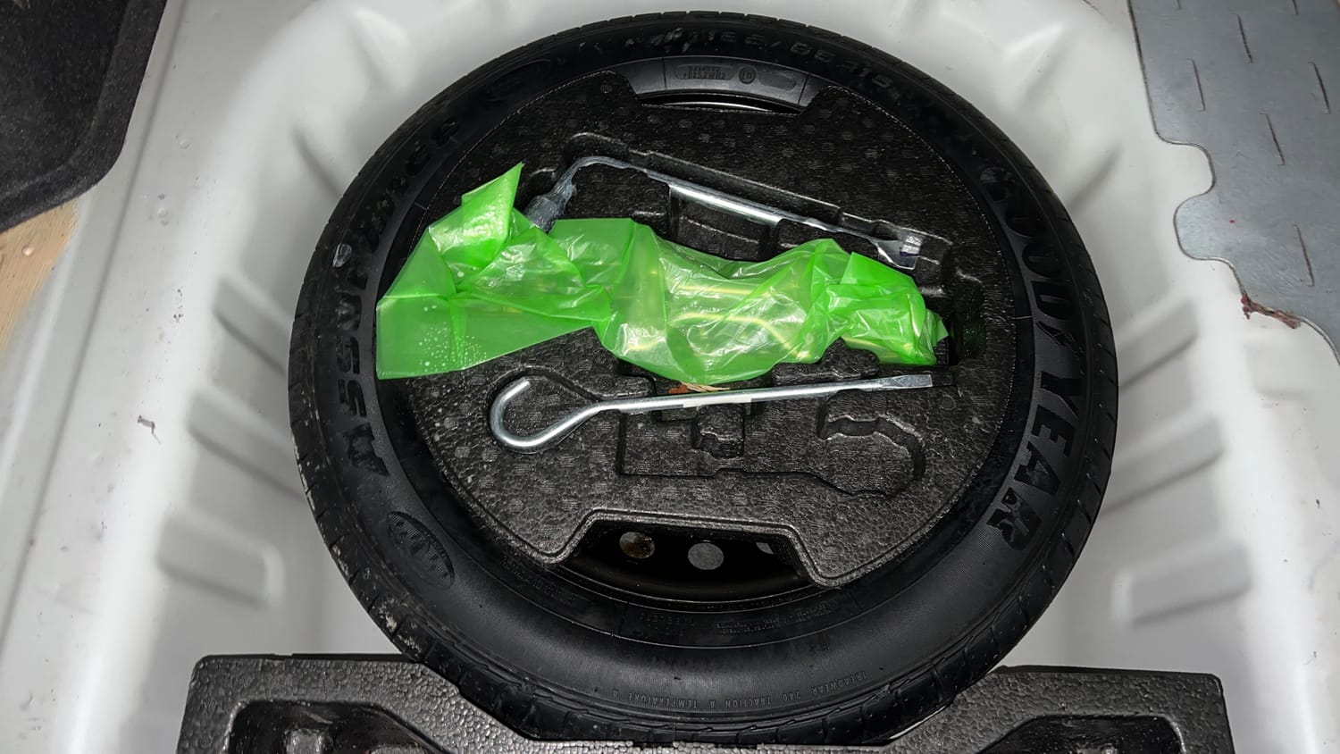 Used 2023 Maruti Suzuki Ciaz Alpha 1.5 Petrol Manual tyres SPARE TYRE VIEW