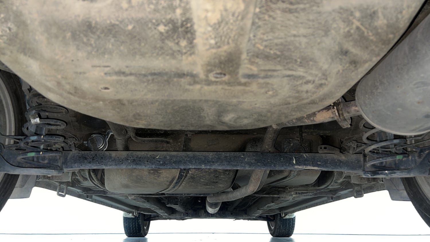 Used 2023 Maruti Suzuki Ciaz Alpha 1.5 Petrol Manual extra REAR UNDERBODY VIEW (TAKEN FROM REAR)