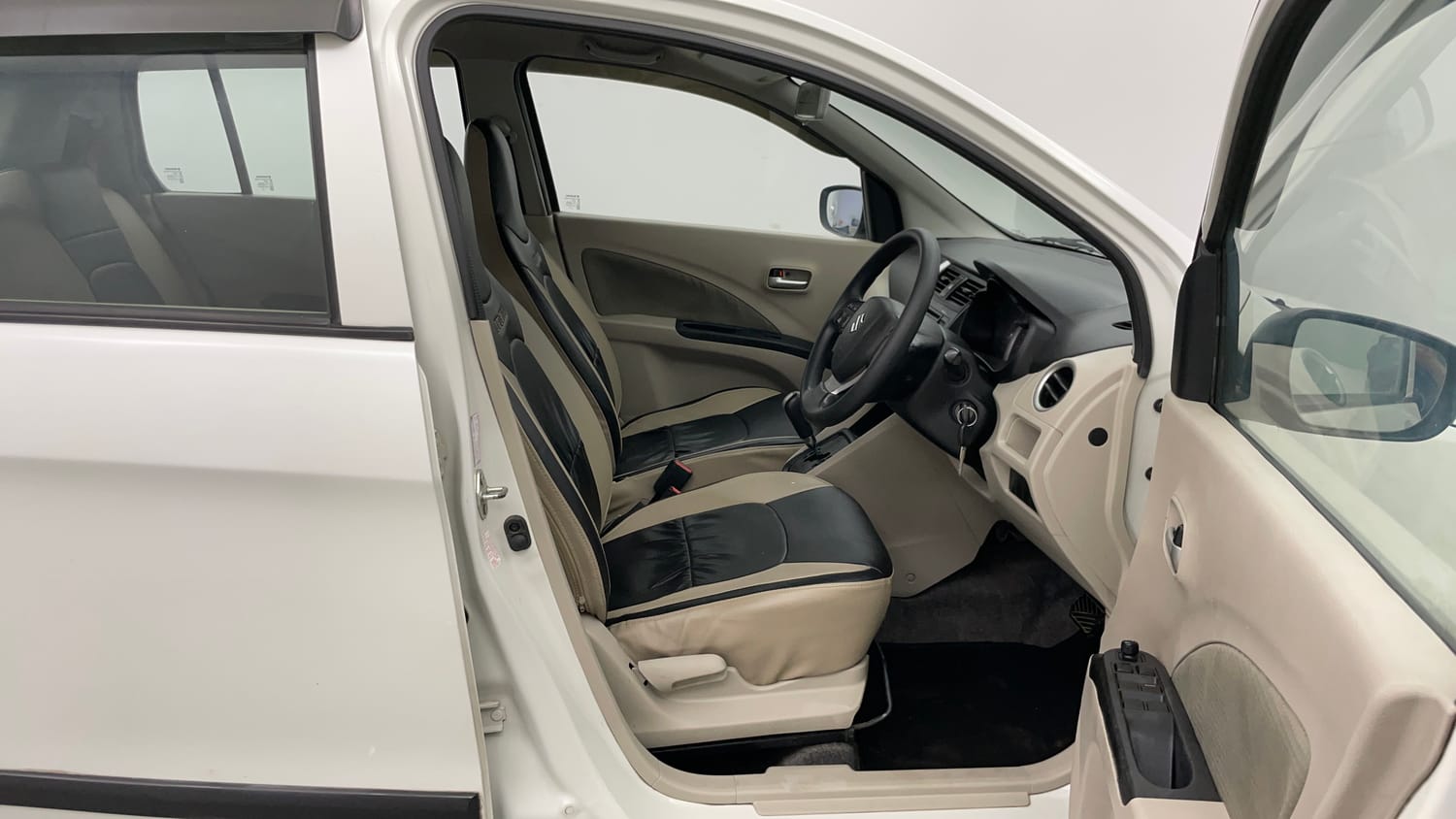 Used 2018 Maruti Suzuki Celerio ZXi AMT Petrol Automatic interior RIGHT SIDE FRONT DOOR CABIN VIEW