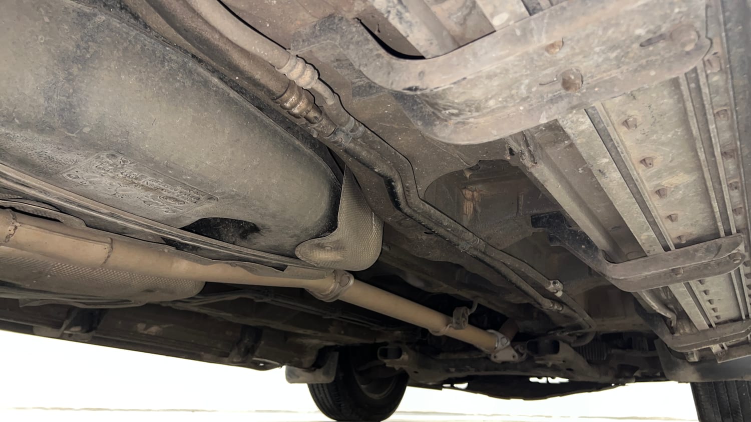 Used 2016 Mahindra XUV500 W10 AT Diesel Automatic extra REAR RIGHT UNDERBODY VIEW
