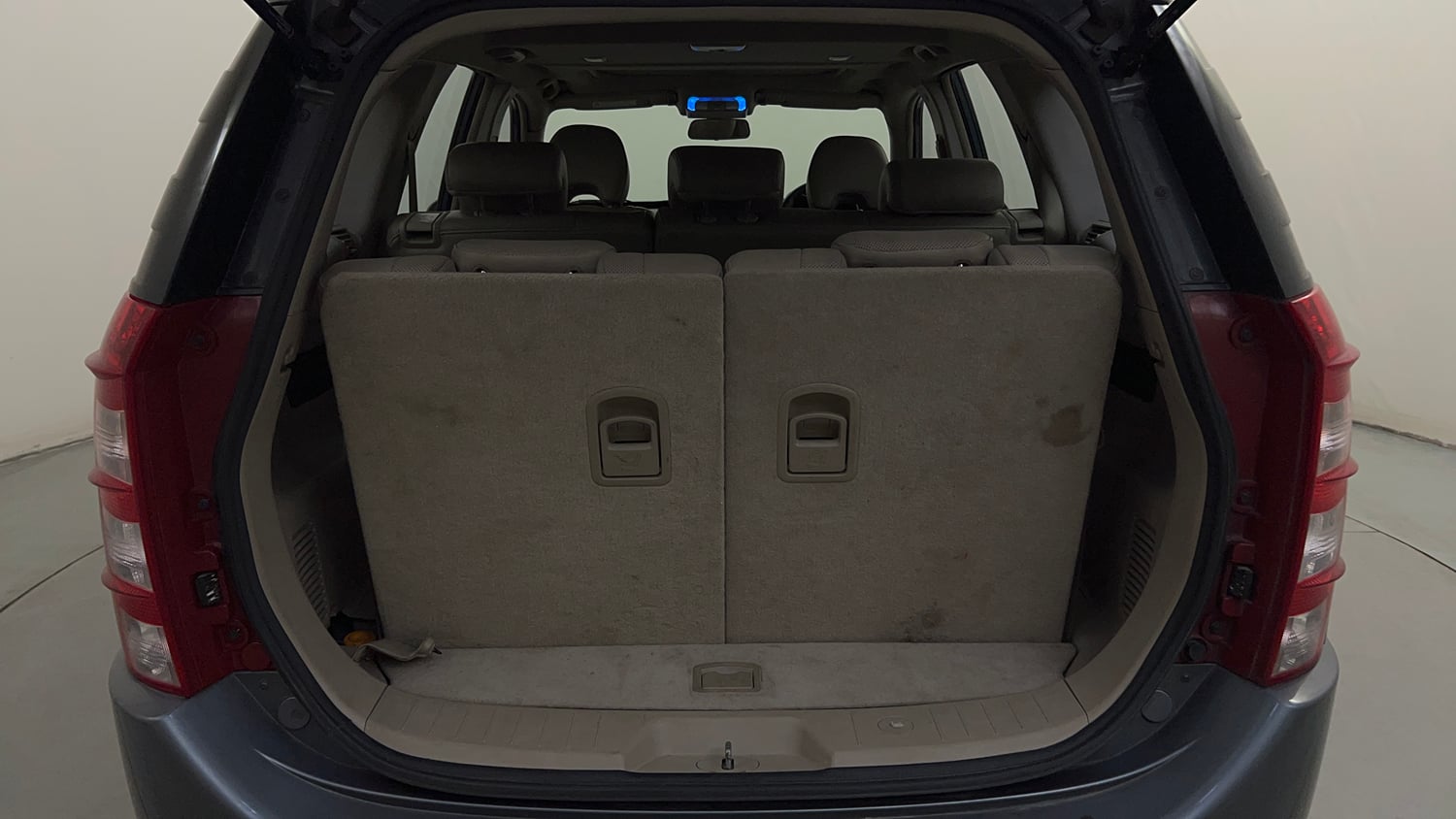 Used 2016 Mahindra XUV500 W10 AT Diesel Automatic interior DICKY INSIDE VIEW