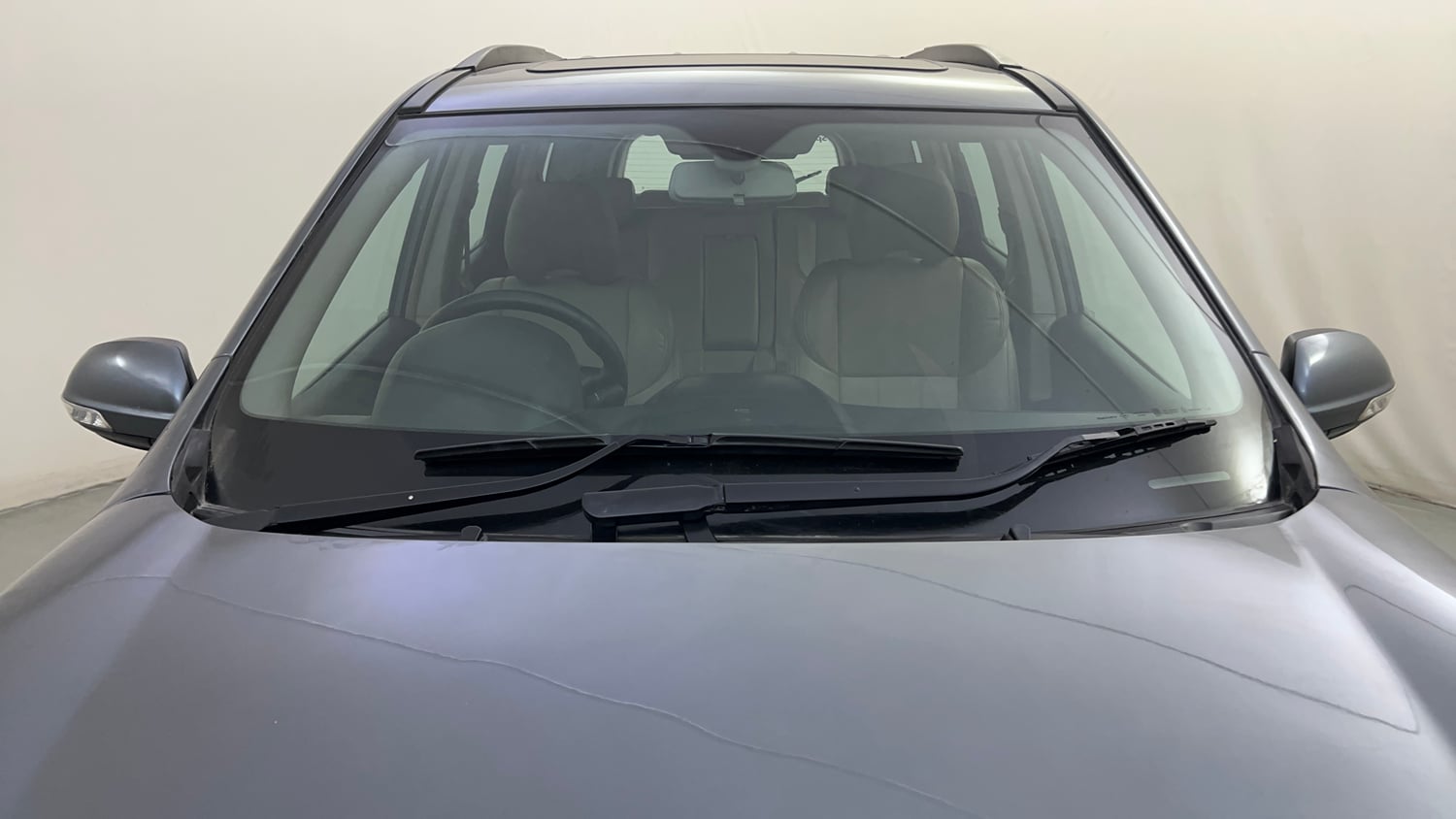 Used 2016 Mahindra XUV500 W10 AT Diesel Automatic exterior FRONT WINDSHIELD VIEW