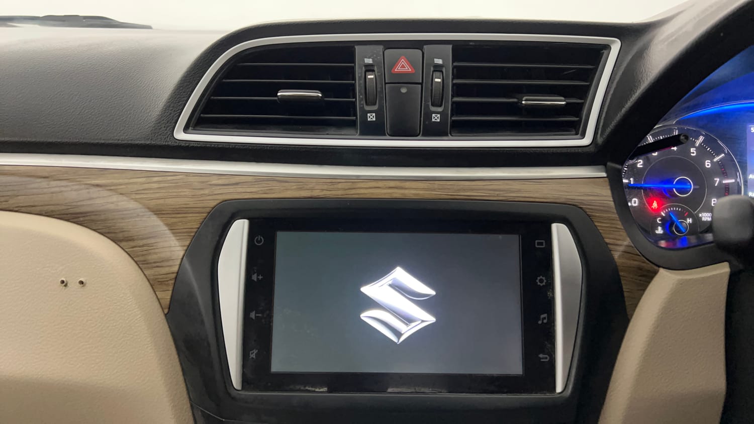Used 2023 Maruti Suzuki Ciaz Alpha 1.5 Petrol Manual top_features Integrated (in-dash) music system