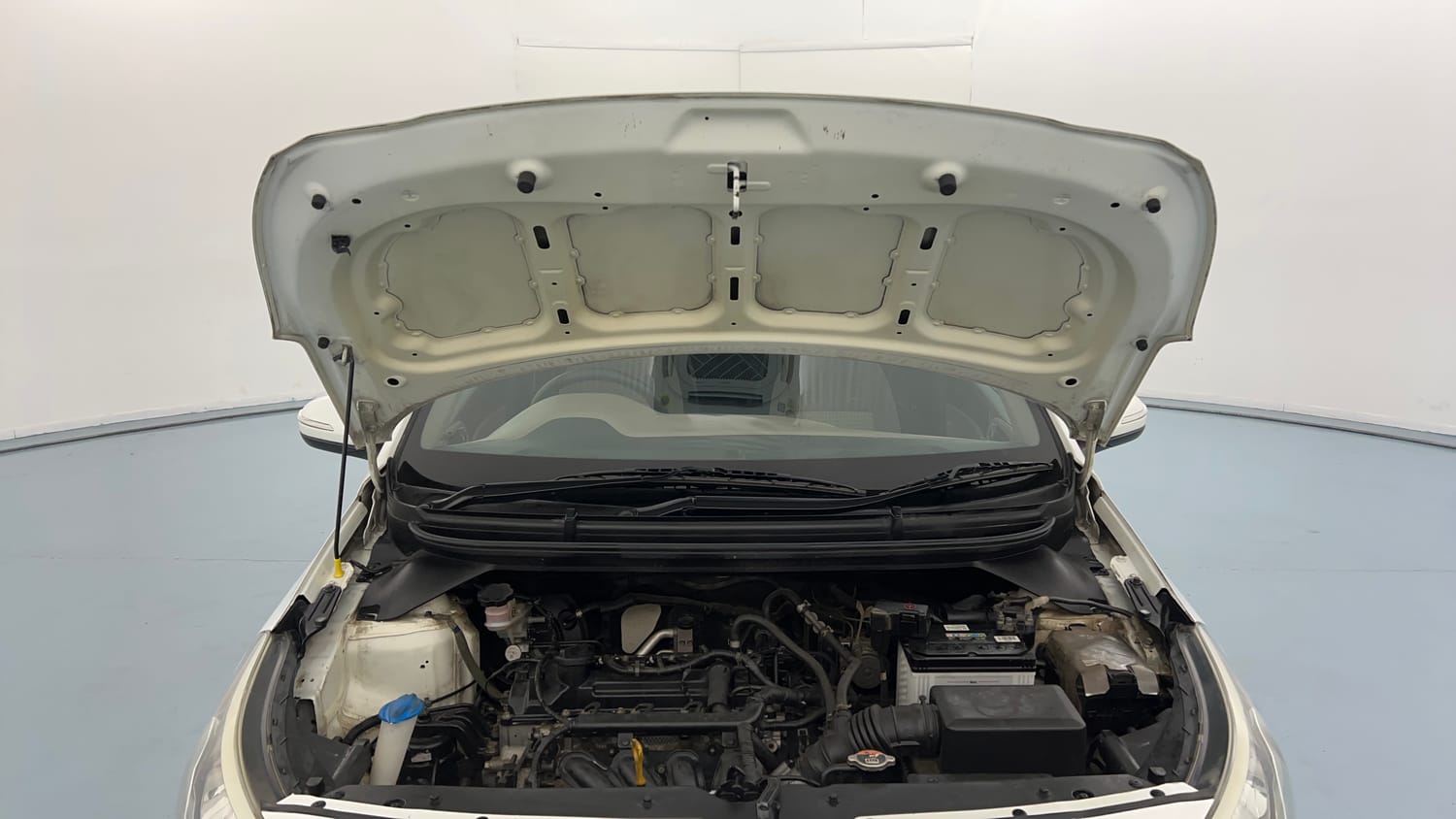 Used 2018 Hyundai Elite i20 Asta 1.2 AT Petrol Automatic engine ENGINE & BONNET OPEN FRONT VIEW