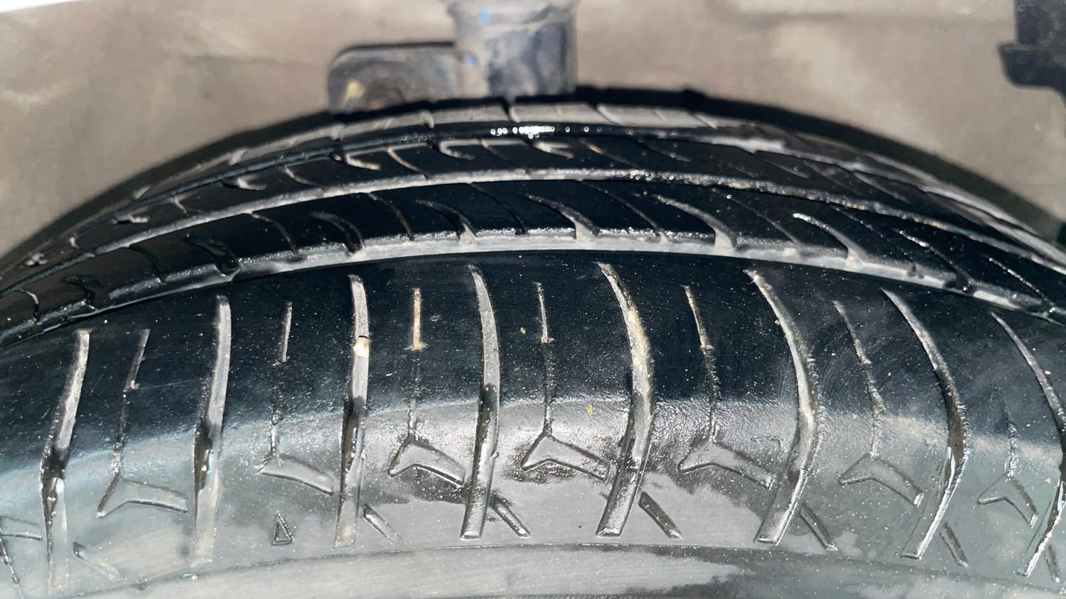 Used 2018 Maruti Suzuki Celerio ZXi AMT Petrol Automatic tyres RIGHT FRONT TYRE TREAD VIEW