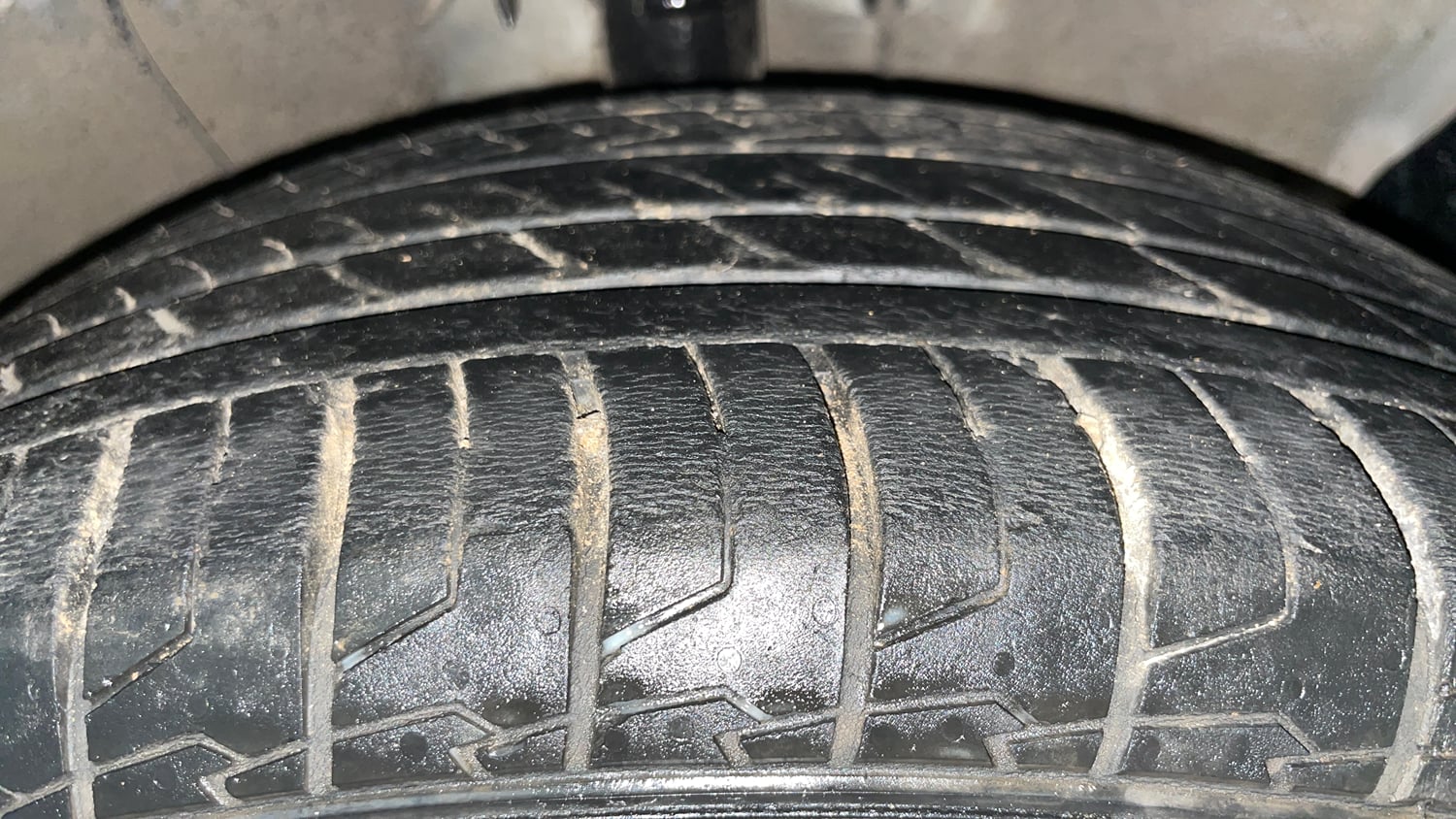 Used 2022 Hyundai Creta SX 1.5 Petrol IVT Petrol Automatic tyres RIGHT FRONT TYRE TREAD VIEW