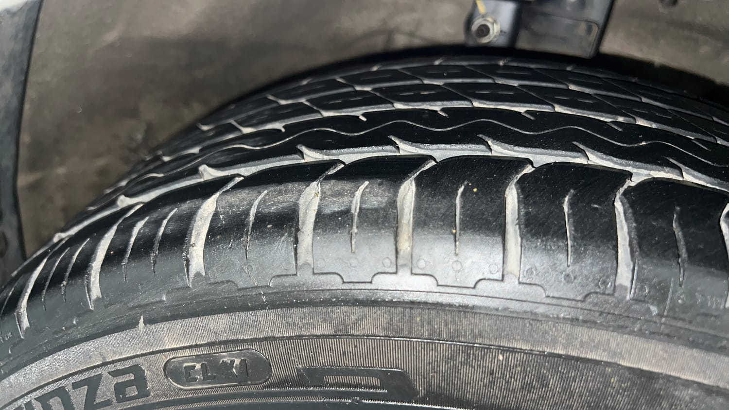 Used 2023 Maruti Suzuki Ciaz Alpha 1.5 Petrol Manual tyres RIGHT FRONT TYRE TREAD VIEW