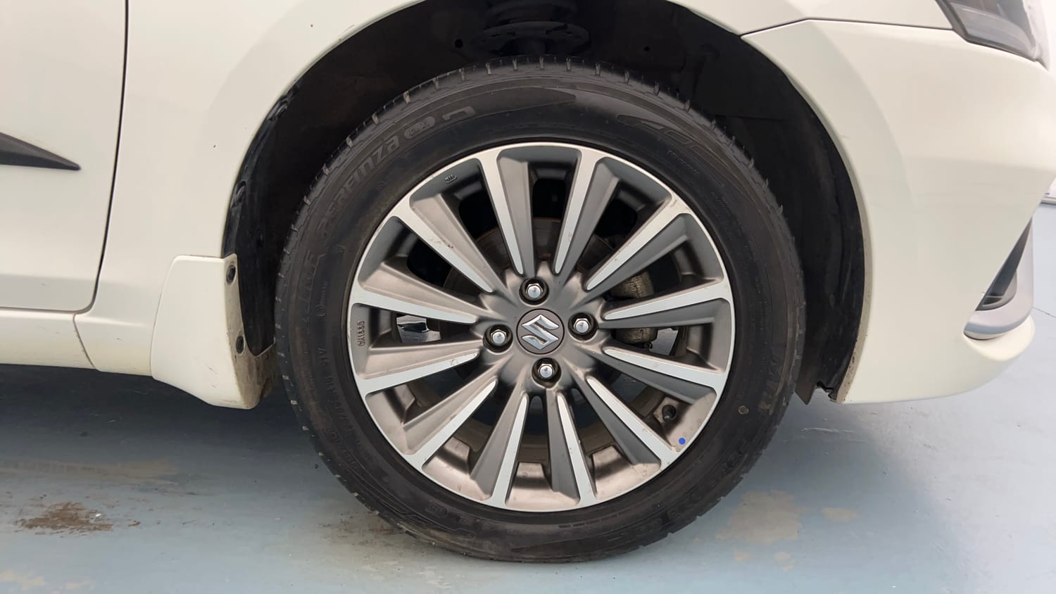 Used 2023 Maruti Suzuki Ciaz Alpha 1.5 Petrol Manual tyres RIGHT FRONT TYRE RIM VIEW