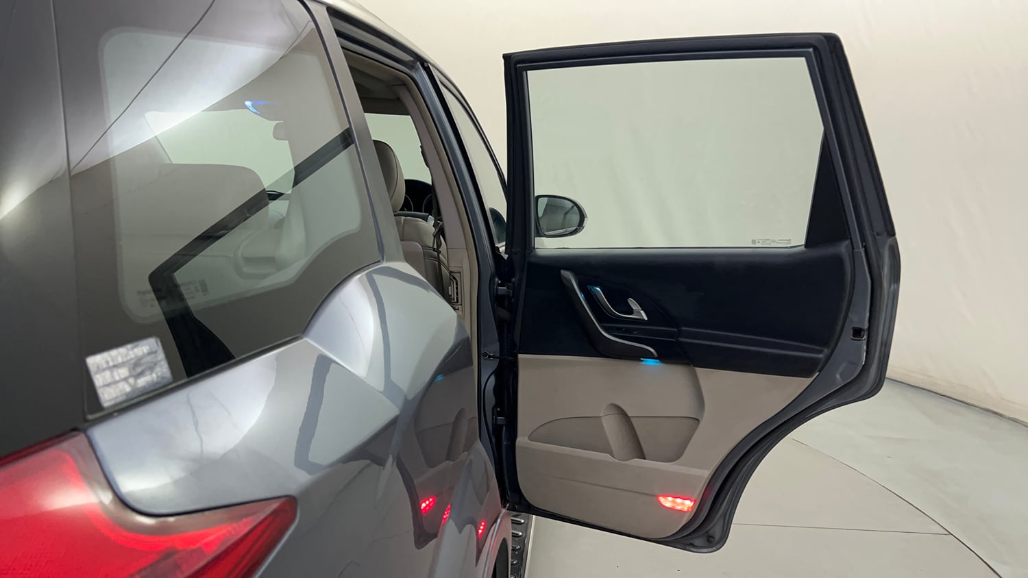 Used 2016 Mahindra XUV500 W10 AT Diesel Automatic interior RIGHT REAR DOOR OPEN VIEW