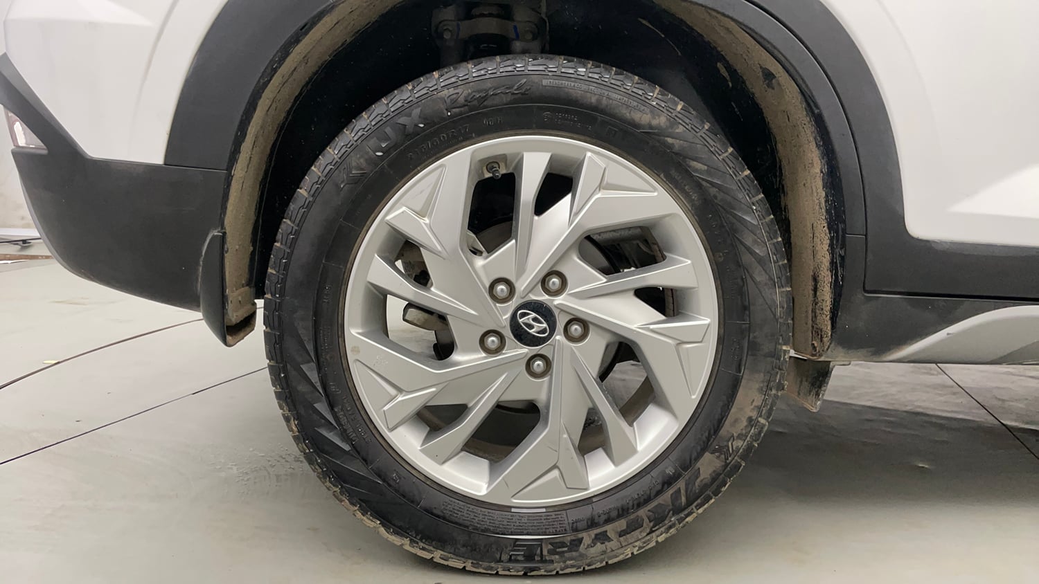 Used 2022 Hyundai Creta SX 1.5 Petrol IVT Petrol Automatic tyres RIGHT REAR TYRE RIM VIEW