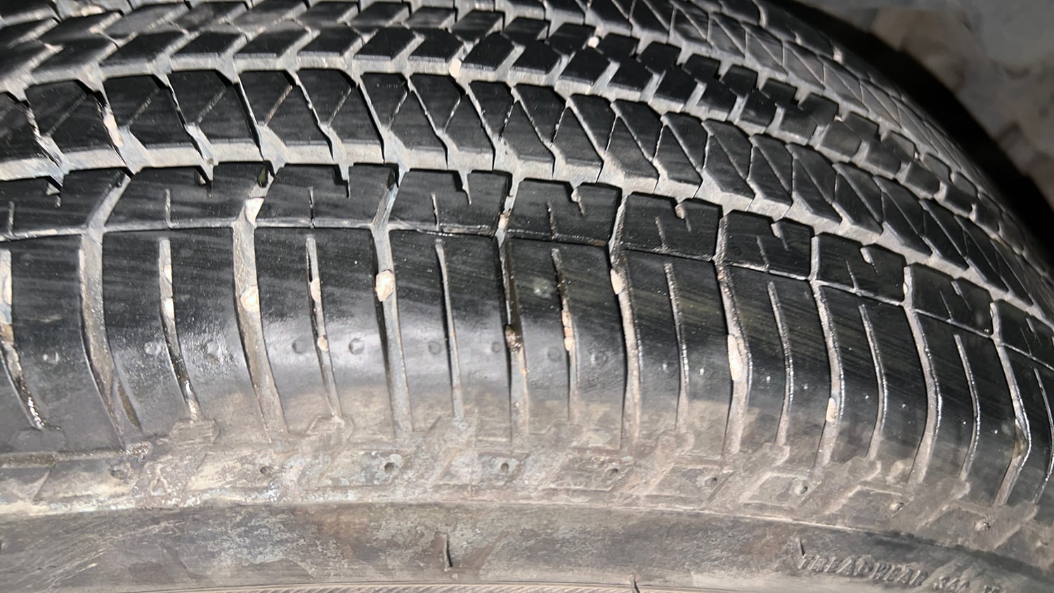 Used 2016 Mahindra XUV500 W10 AT Diesel Automatic tyres LEFT REAR TYRE TREAD VIEW
