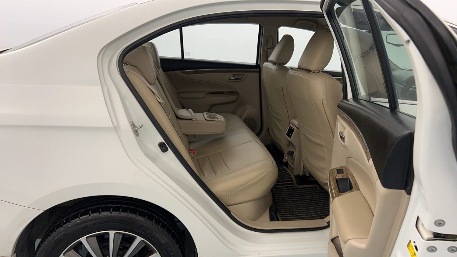 Used 2023 Maruti Suzuki Ciaz Alpha 1.5 Petrol Manual interior RIGHT SIDE REAR DOOR CABIN VIEW