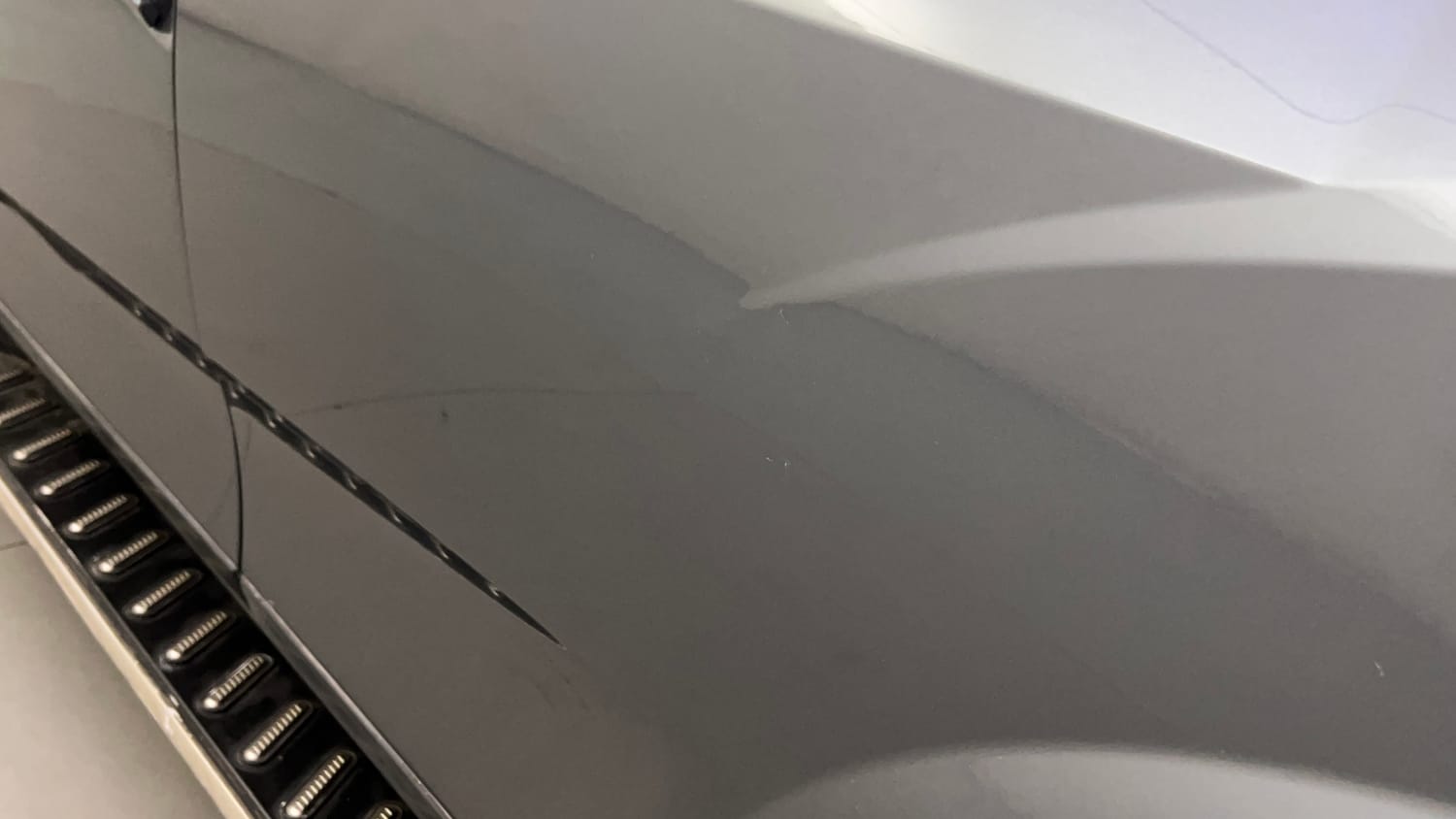 Used 2016 Mahindra XUV500 W10 AT Diesel Automatic dents MINOR DENT