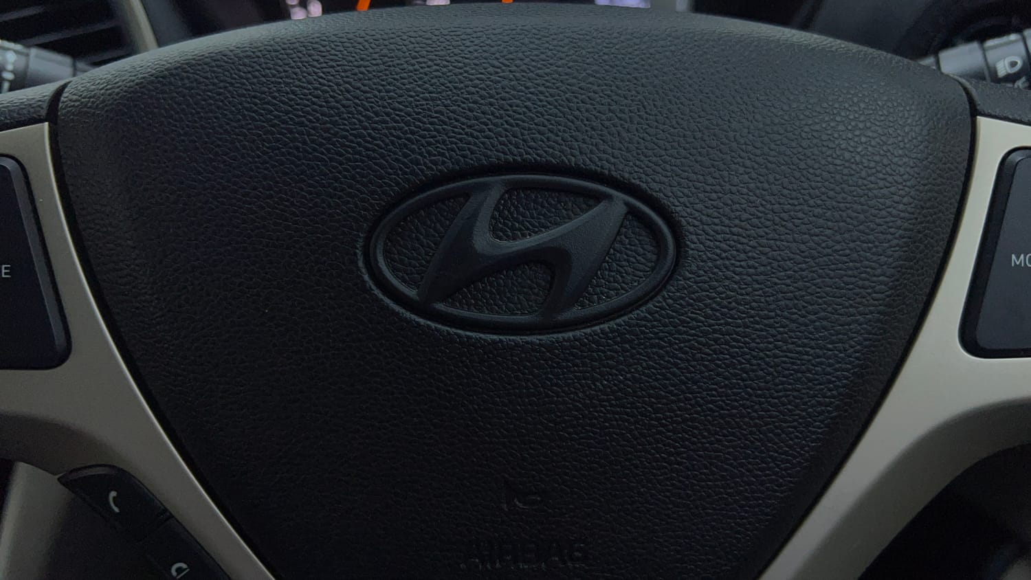 Used 2022 Hyundai Santro Sportz Petrol Manual top_features Airbags