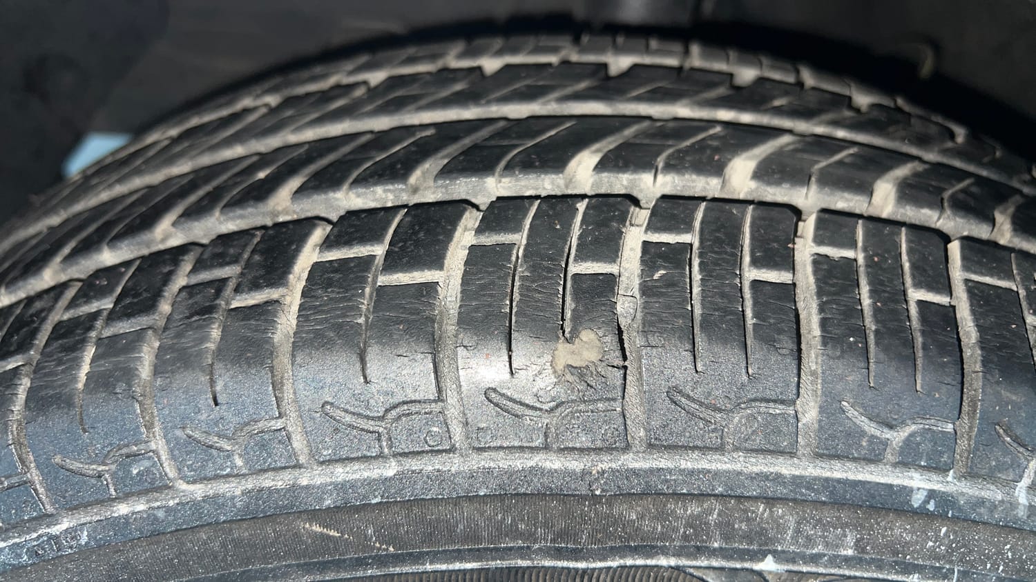 Used 2022 Hyundai Santro Sportz Petrol Manual tyres LEFT FRONT TYRE TREAD VIEW