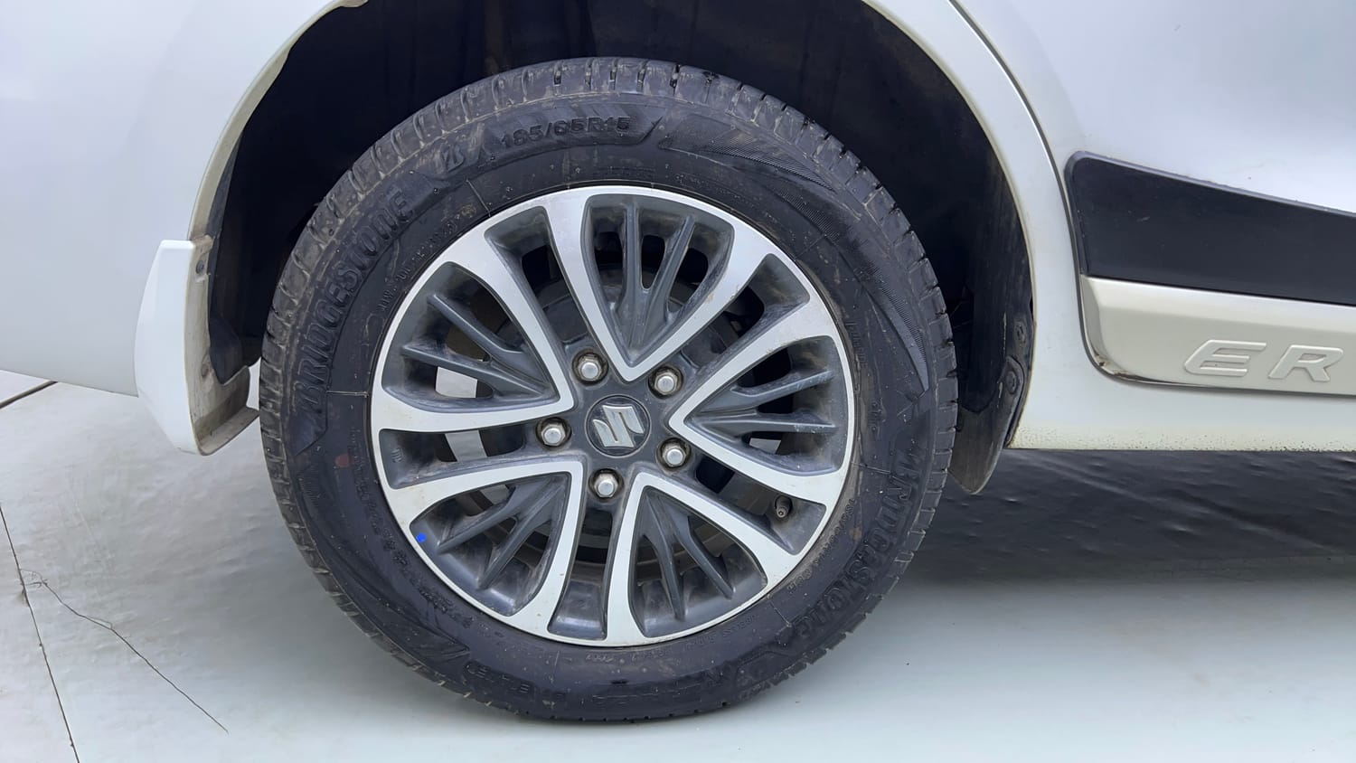 Used 2024 Maruti Suzuki Ertiga ZXi Plus AT Petrol Automatic tyres RIGHT REAR TYRE RIM VIEW