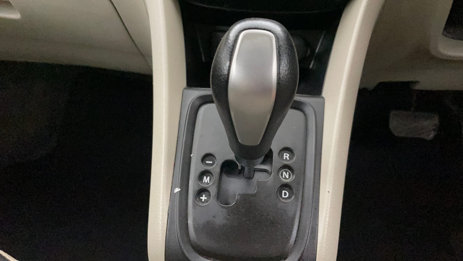 Used 2018 Maruti Suzuki Celerio ZXi AMT Petrol Automatic interior GEAR  KNOB VIEW