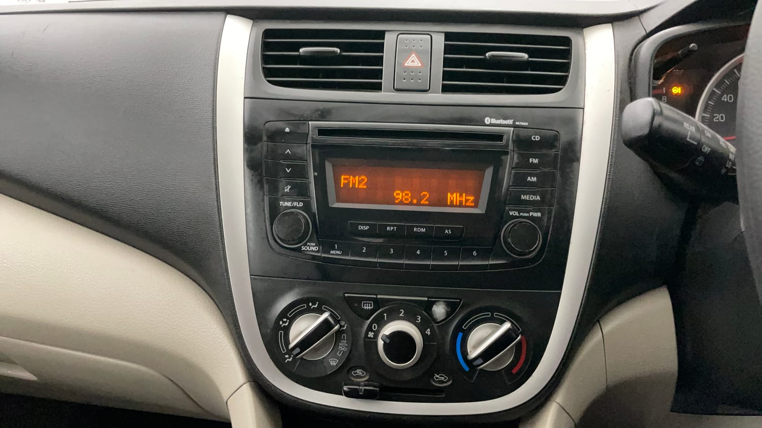 Used 2018 Maruti Suzuki Celerio ZXi AMT Petrol Automatic top_features Integrated (in-dash) music system