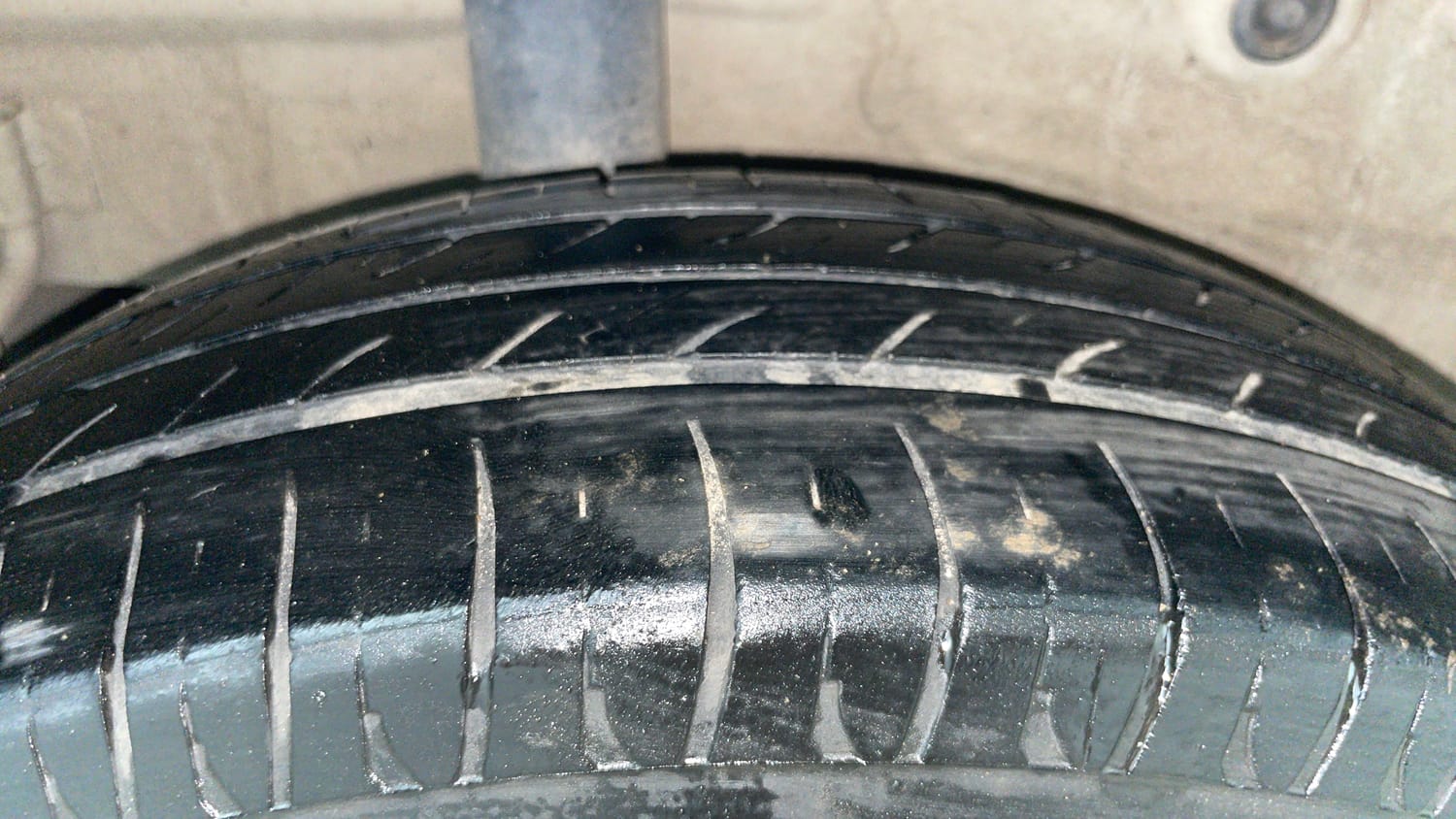 Used 2018 Maruti Suzuki Celerio ZXi AMT Petrol Automatic tyres RIGHT REAR TYRE TREAD VIEW