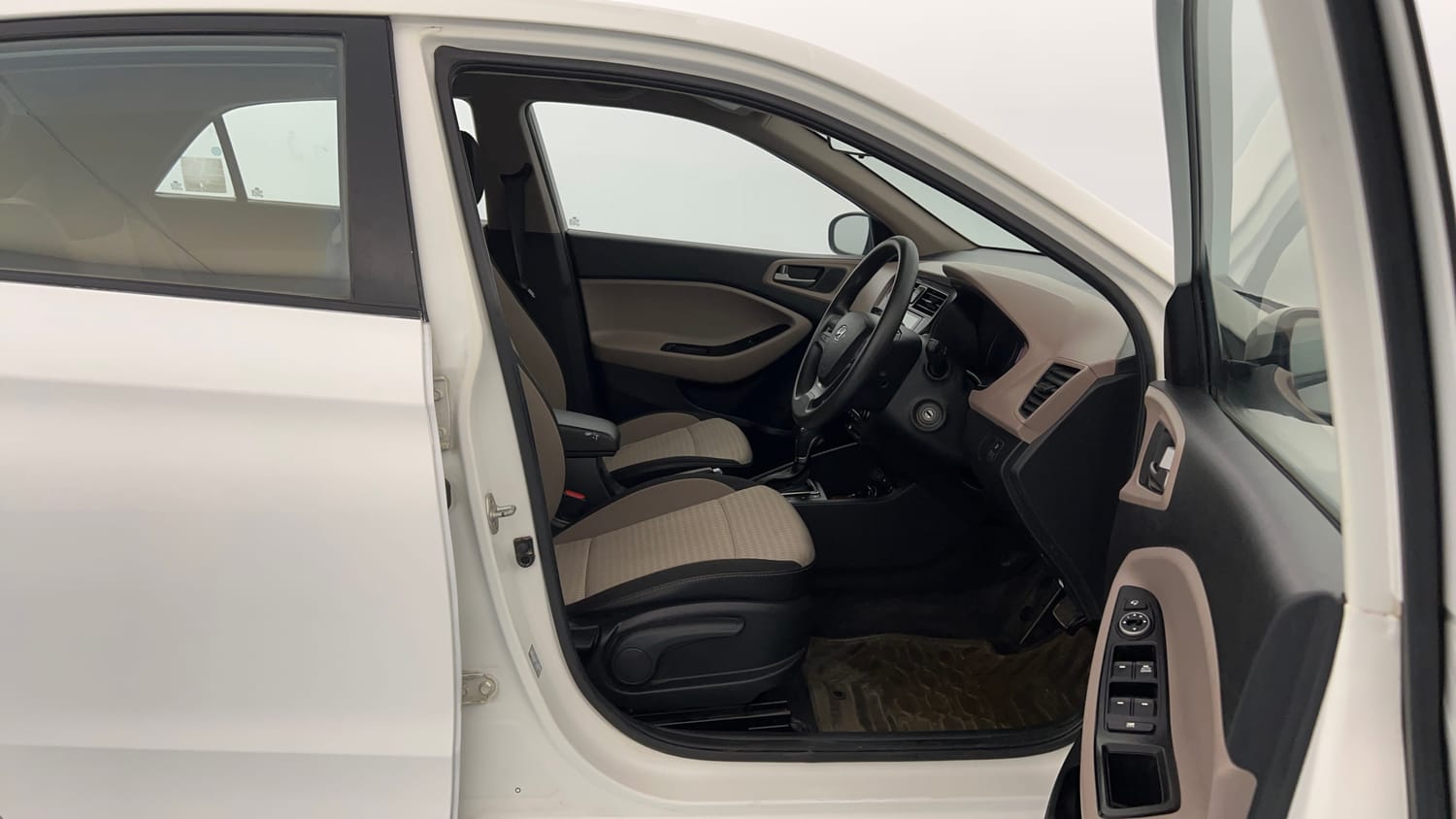 Used 2018 Hyundai Elite i20 Asta 1.2 AT Petrol Automatic interior RIGHT SIDE FRONT DOOR CABIN VIEW