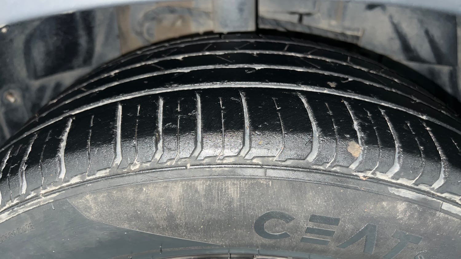 Used 2019 Tata Nexon XZA Plus Diesel Diesel Automatic tyres RIGHT FRONT TYRE TREAD VIEW