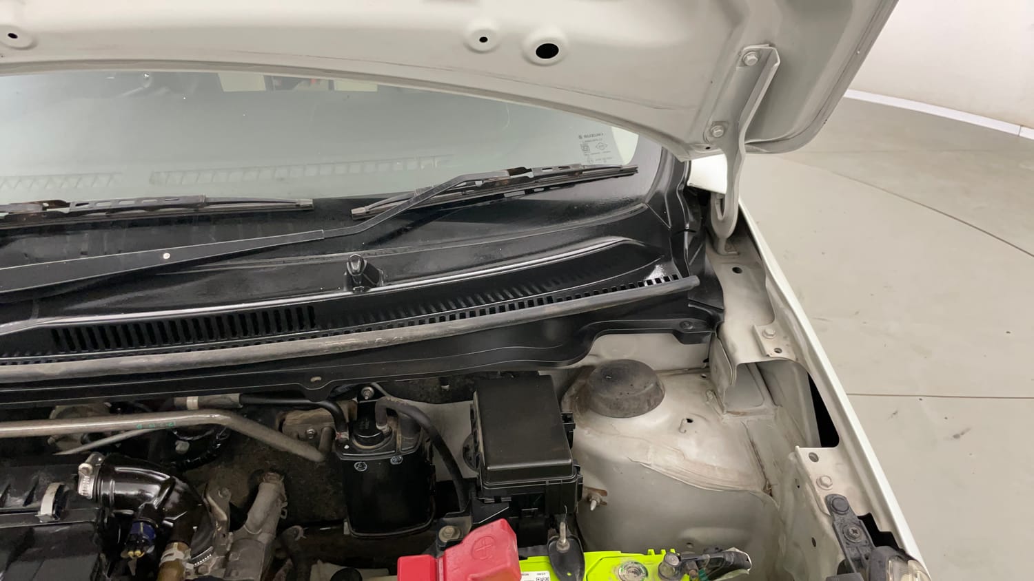 Used 2018 Maruti Suzuki Celerio ZXi AMT Petrol Automatic engine ENGINE LEFT SIDE HINGE & APRON VIEW