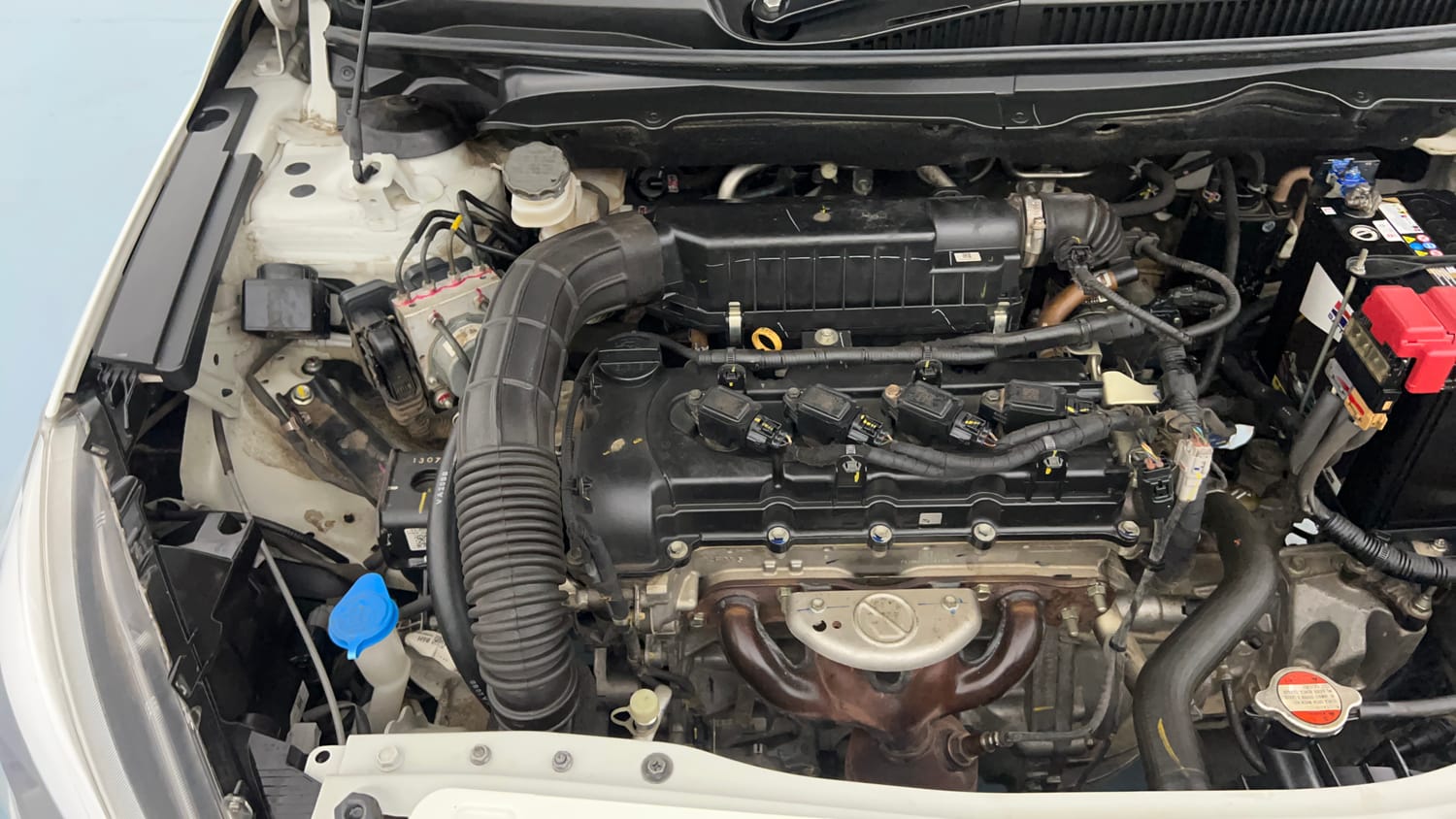 Used 2023 Maruti Suzuki Ciaz Alpha 1.5 Petrol Manual engine ENGINE RIGHT SIDE VIEW