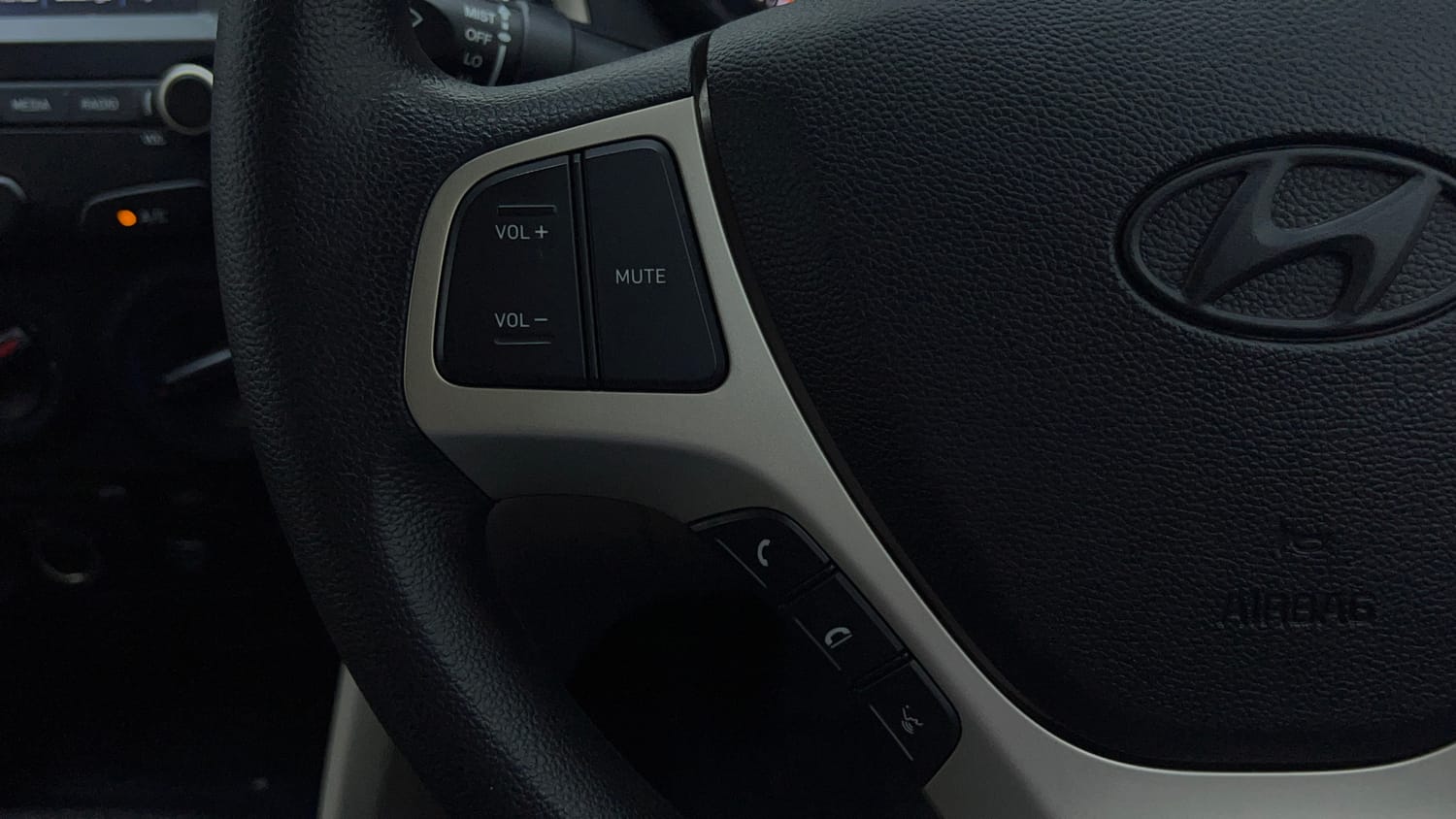 Used 2022 Hyundai Santro Sportz Petrol Manual top_features Steering mounted controls