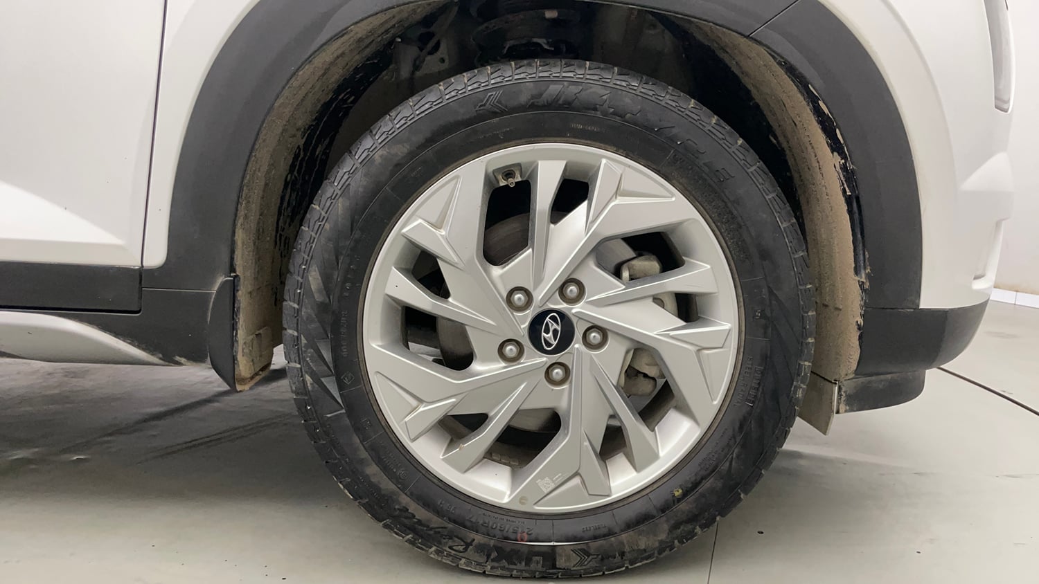 Used 2022 Hyundai Creta SX 1.5 Petrol IVT Petrol Automatic tyres RIGHT FRONT TYRE RIM VIEW
