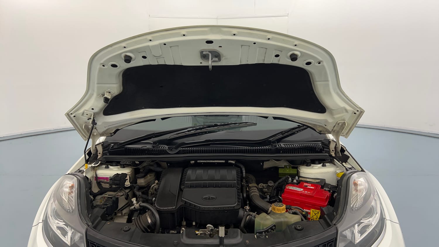 Used 2019 Tata Nexon XZA Plus Diesel Diesel Automatic engine ENGINE & BONNET OPEN FRONT VIEW