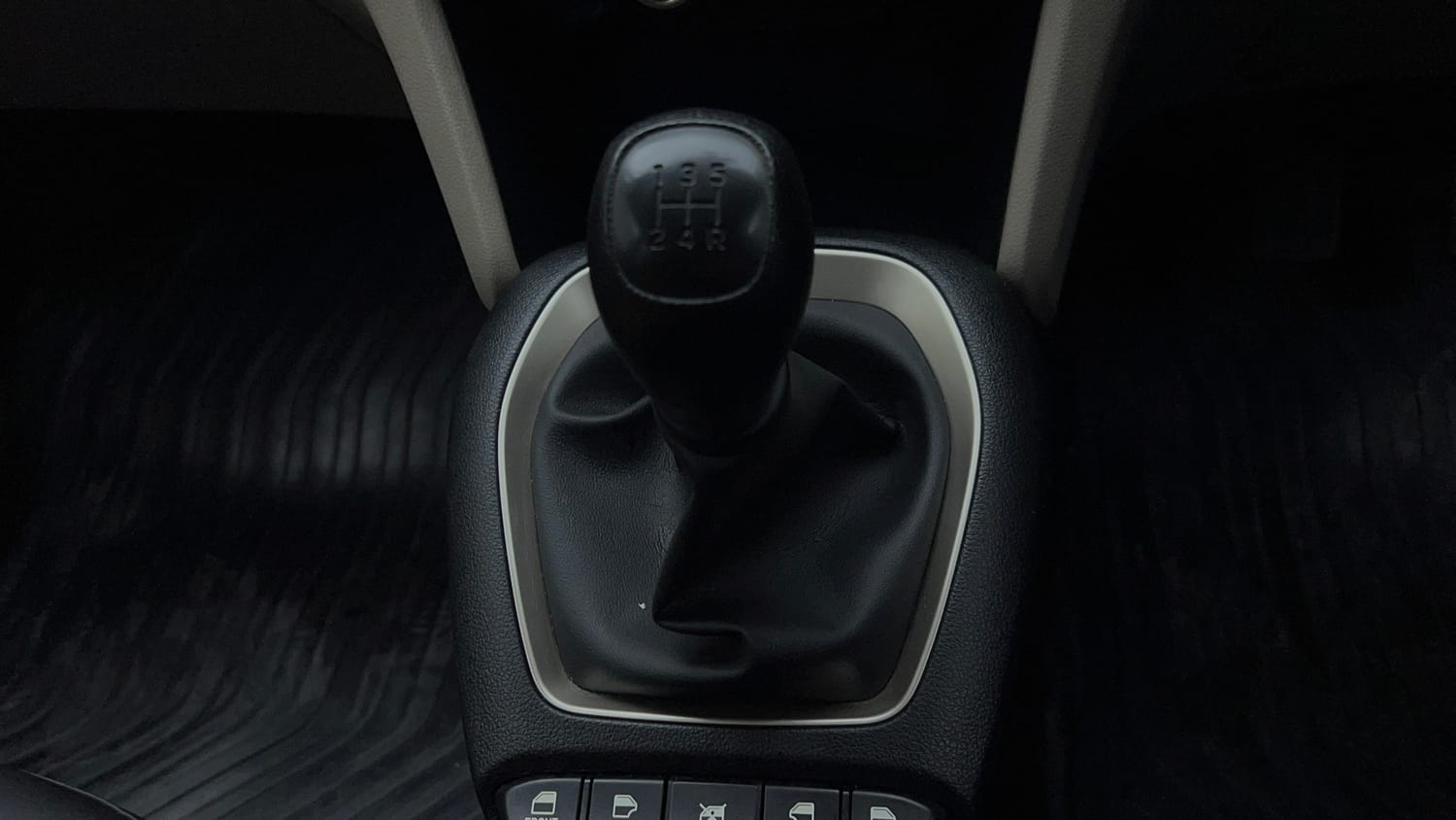 Used 2022 Hyundai Santro Sportz Petrol Manual interior GEAR  KNOB VIEW