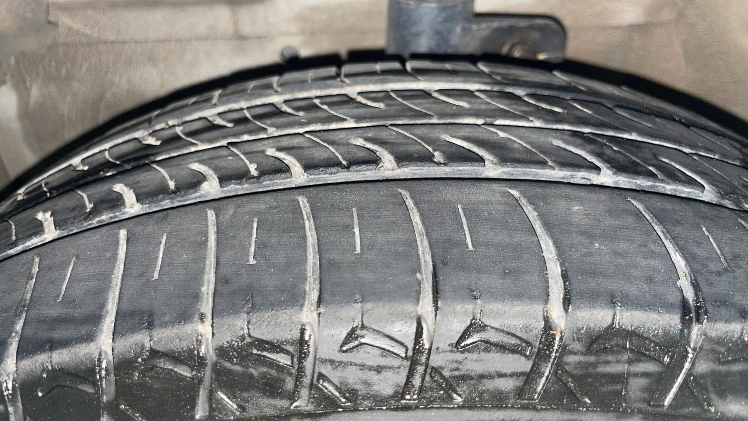 Used 2018 Maruti Suzuki Celerio ZXi AMT Petrol Automatic tyres LEFT FRONT TYRE TREAD VIEW