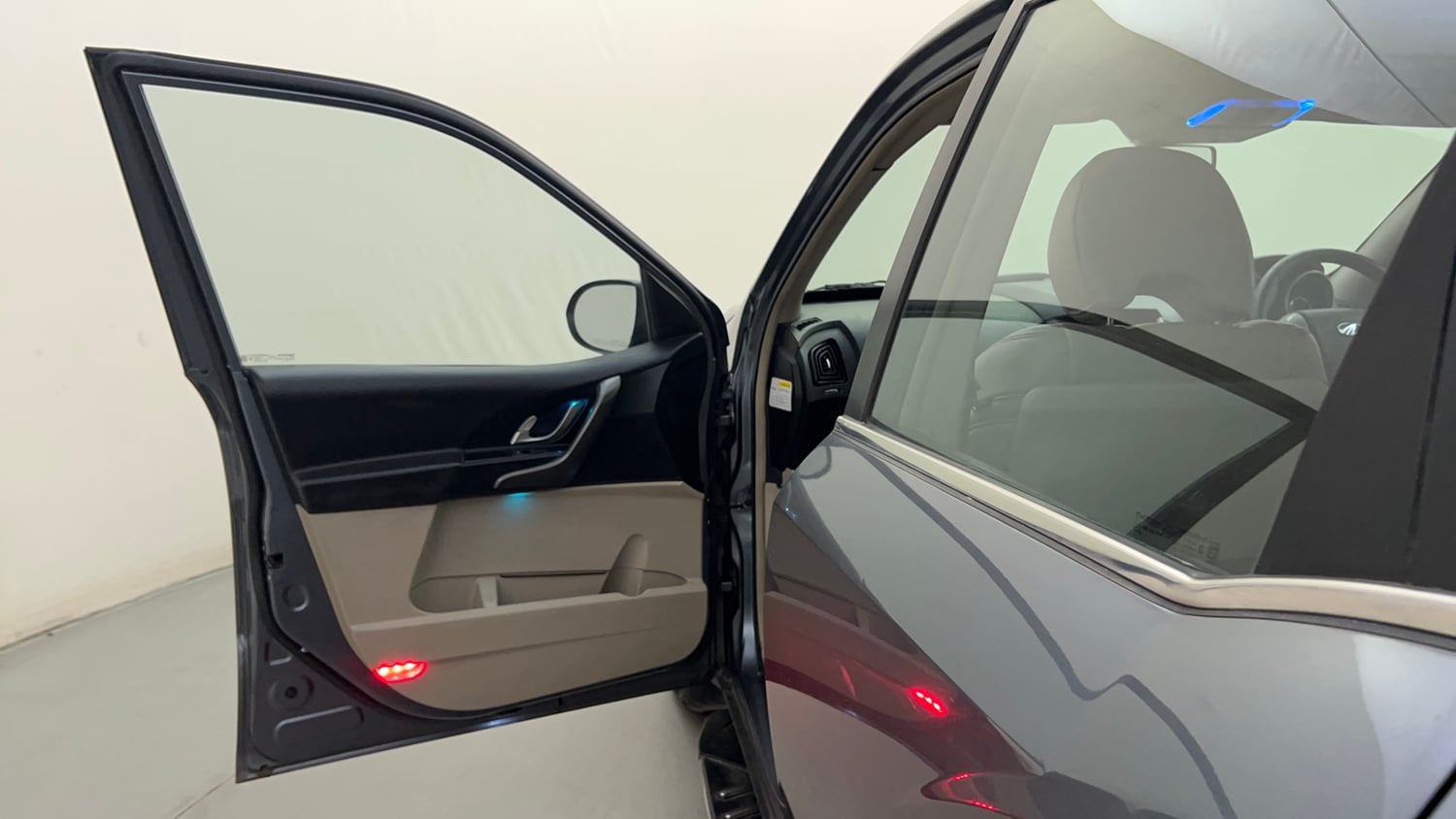 Used 2016 Mahindra XUV500 W10 AT Diesel Automatic interior LEFT FRONT DOOR OPEN VIEW