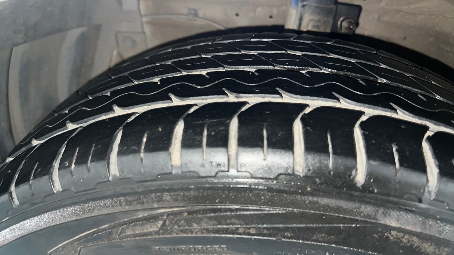 Used 2023 Maruti Suzuki Ciaz Alpha 1.5 Petrol Manual tyres LEFT FRONT TYRE TREAD VIEW