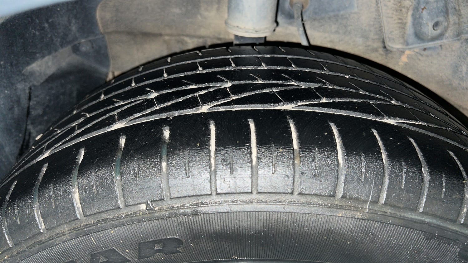 Used 2019 Tata Nexon XZA Plus Diesel Diesel Automatic tyres RIGHT REAR TYRE TREAD VIEW