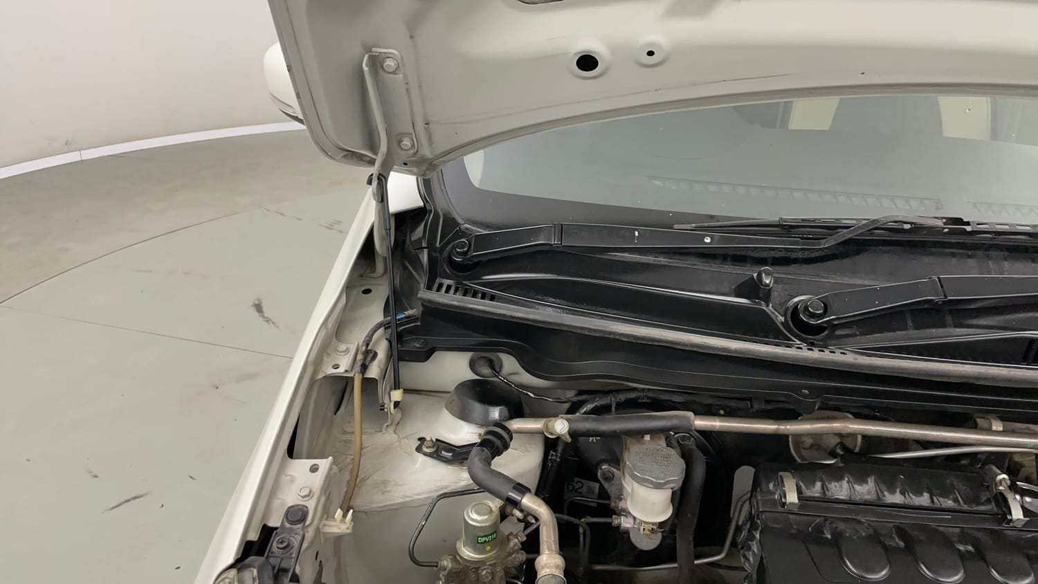 Used 2018 Maruti Suzuki Celerio ZXi AMT Petrol Automatic engine ENGINE RIGHT SIDE HINGE & APRON VIEW