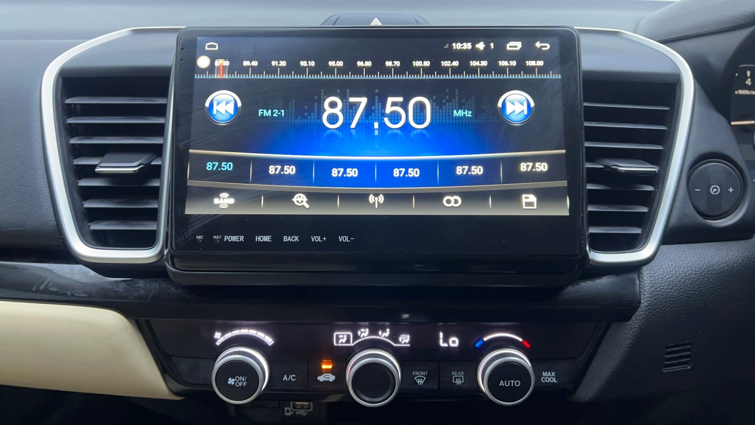 Used 2024 Honda City V Petrol MT Petrol Manual interior MUSIC SYSTEM & AC CONTROL VIEW