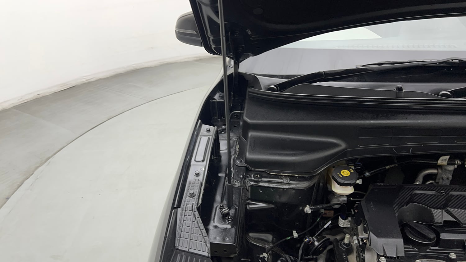 Used 2023 Hyundai Creta SX (O) 1.5 Petrol IVT Petrol Automatic engine ENGINE RIGHT SIDE HINGE & APRON VIEW