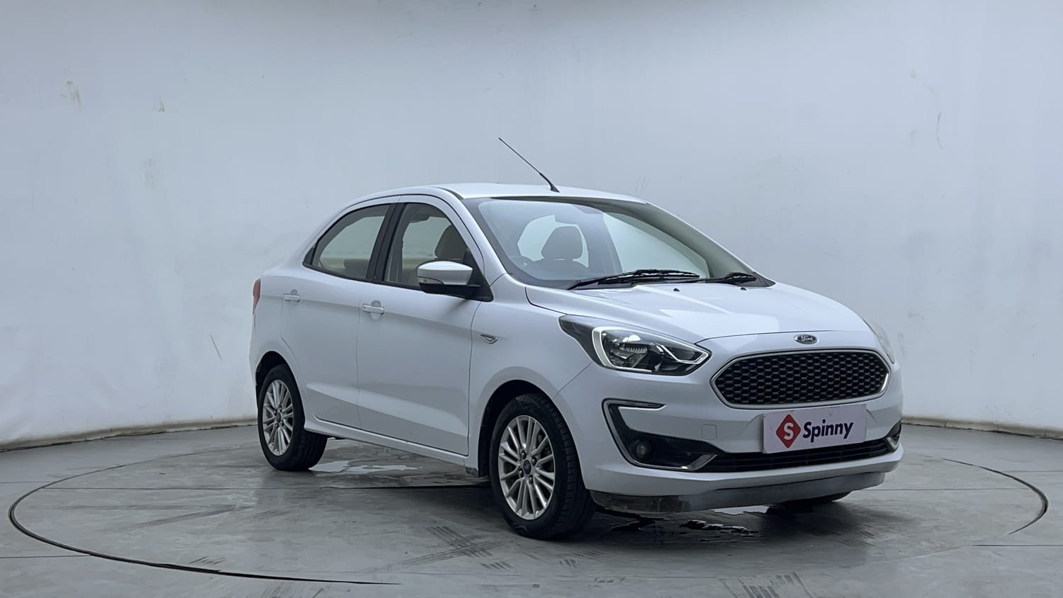 Used 2019 Ford Figo Aspire Titanium Plus 1.2 Ti-VCT Petrol Manual exterior RIGHT FRONT CORNER VIEW