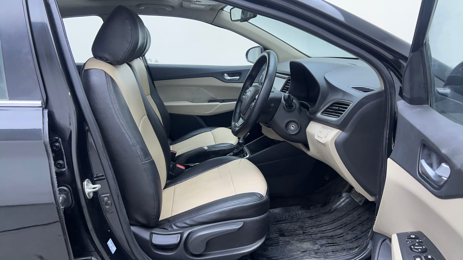 Used 2018 Hyundai Verna SX Plus 1.6 CRDi AT Diesel Automatic interior RIGHT SIDE FRONT DOOR CABIN VIEW