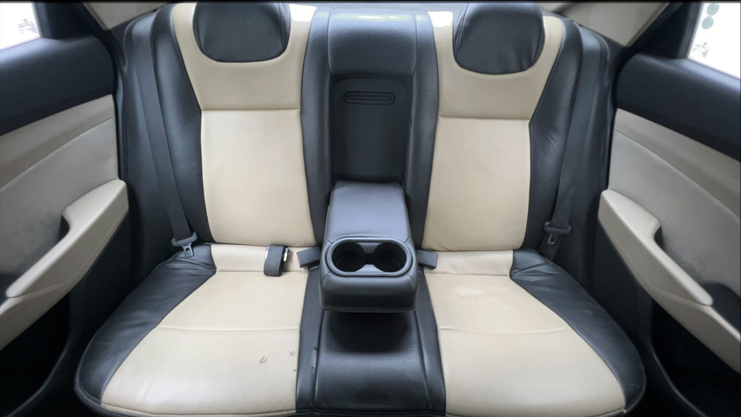 Used 2018 Hyundai Verna SX Plus 1.6 CRDi AT Diesel Automatic interior REAR SEAT CONDITION VIEW