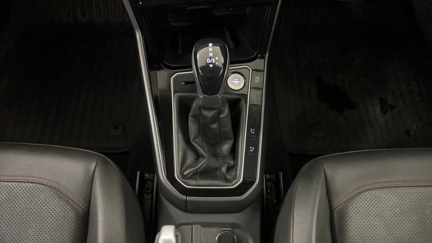 Used 2022 Volkswagen Virtus GT Plus 1.5 TSI EVO DSG Petrol Automatic interior GEAR  KNOB VIEW
