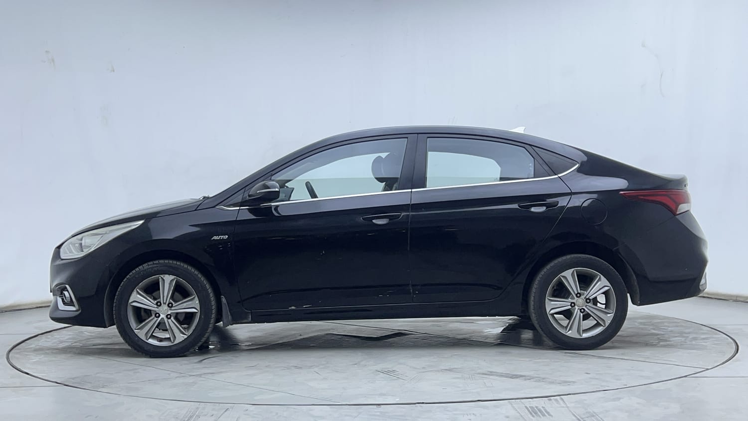 Used 2018 Hyundai Verna SX Plus 1.6 CRDi AT Diesel Automatic exterior LEFT SIDE VIEW