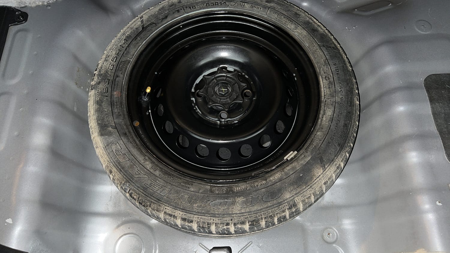 Used 2014 Hyundai Grand i10 Magna 1.2 Kappa VTVT Petrol Manual tyres SPARE TYRE VIEW