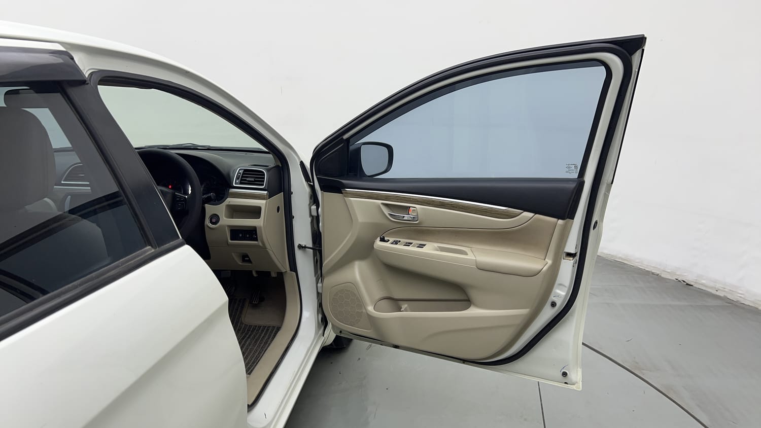 Used 2022 Maruti Suzuki Ciaz Zeta 1.5 Petrol Manual interior RIGHT FRONT DOOR OPEN VIEW